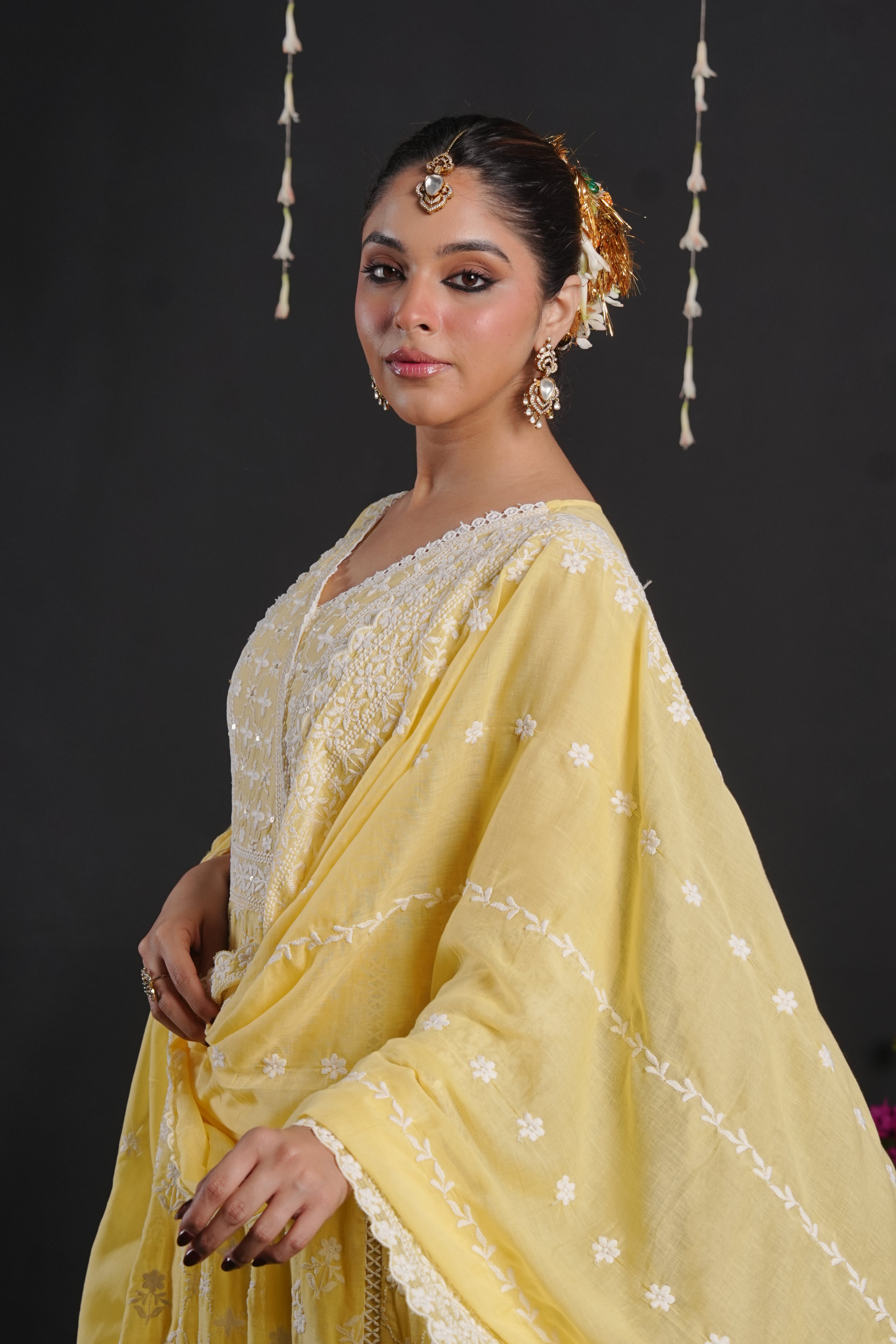 Neelkamal Sunehri Leheriya Set