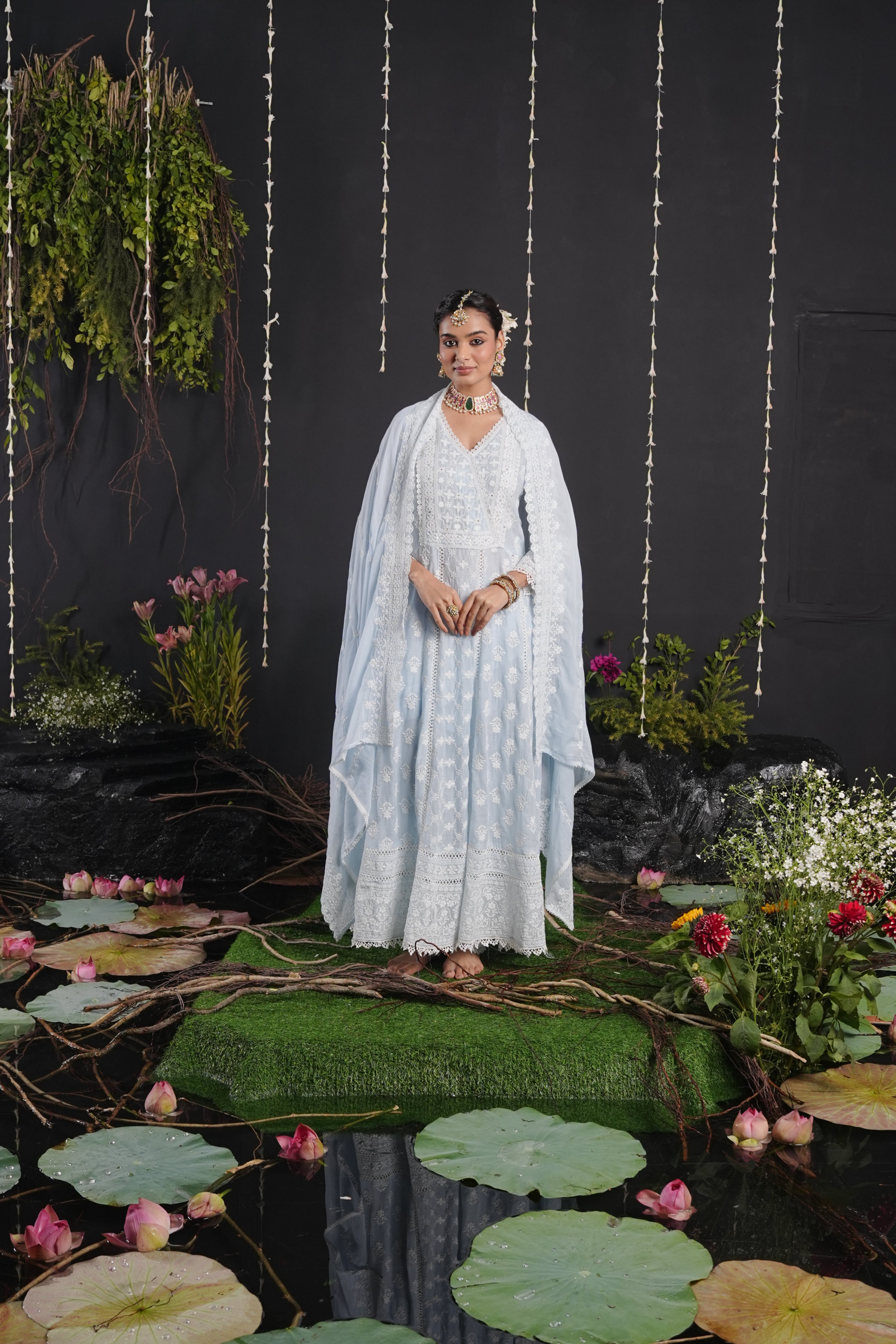 Neelkamal Sunehri Leheriya Set